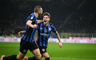 星空体育app-那不勒斯力克AC米兰，豪取三分