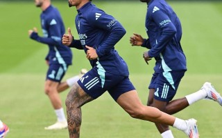 星空体育官网入口-阿森纳青训球员发挥出色，成为焦点人物