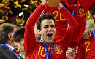 星空体育官网-雷加利斯主场完胜，球队信心大增