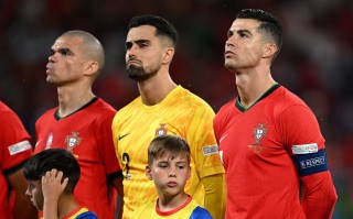 星空体育官方网站-捷克队球员表现出色，力争晋级