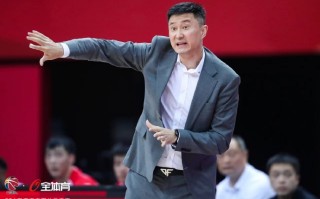 星空体育-球员跳投得手，球队领先对手一步