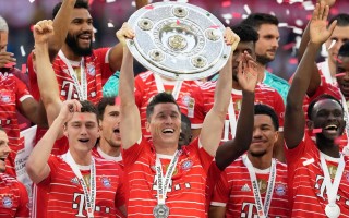 星空体育官网-拜仁慕尼黑再次大胜，稳固领跑位置