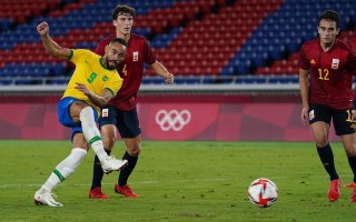 星空体育官网入口-将夺金牌：葡萄牙足球队晋级关键战