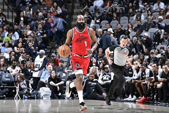 星空体育app-雷霆全力备战面对快船的挑战-第2张图片-星空体育官方网站 星空体育app-雷霆全力备战面对快船的挑战-第2张图片-星空体育官方网站