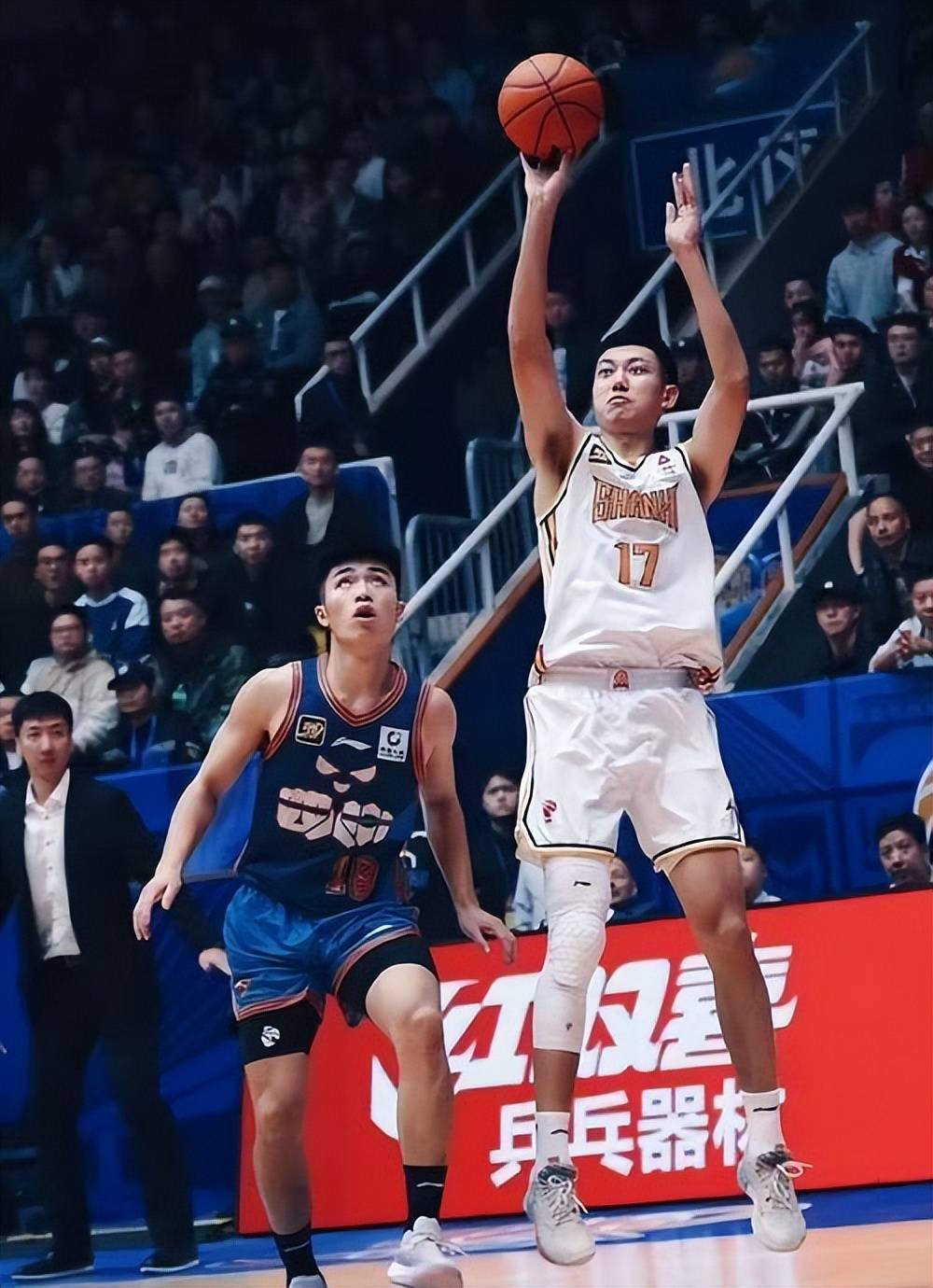 星空体育app-广州男篮客场失利,不敌山东队遭遇三连败-第2张图片-星空体育官方网站 星空体育app-广州男篮客场失利,不敌山东队遭遇三连败-第2张图片-星空体育官方网站