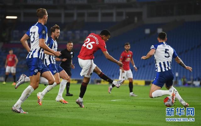 星空体育app-球场上的明星球员,光芒四射-第2张图片-星空体育官方网站 星空体育app-球场上的明星球员,光芒四射-第2张图片-星空体育官方网站