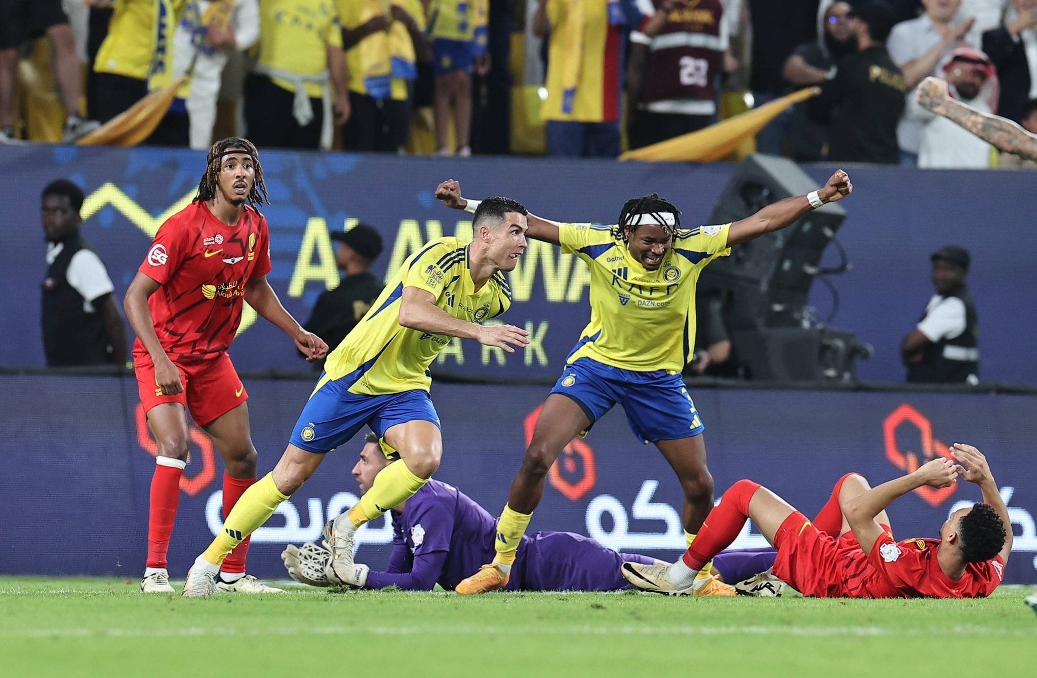 星空体育-活塞客场惊险逆转,临场爆发收获胜利-第2张图片-星空体育官方网站 星空体育-活塞客场惊险逆转,临场爆发收获胜利-第2张图片-星空体育官方网站