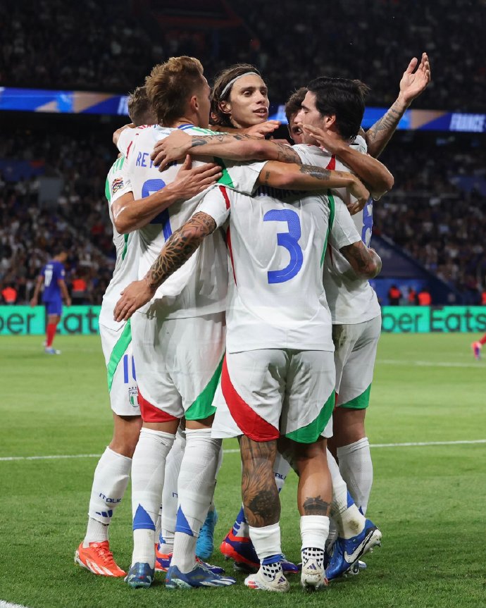 星空体育官网入口-意大利国家队备战情况曝光,教练组亮出锋芒-第2张图片-星空体育官方网站 星空体育官网入口-意大利国家队备战情况曝光,教练组亮出锋芒-第2张图片-星空体育官方网站