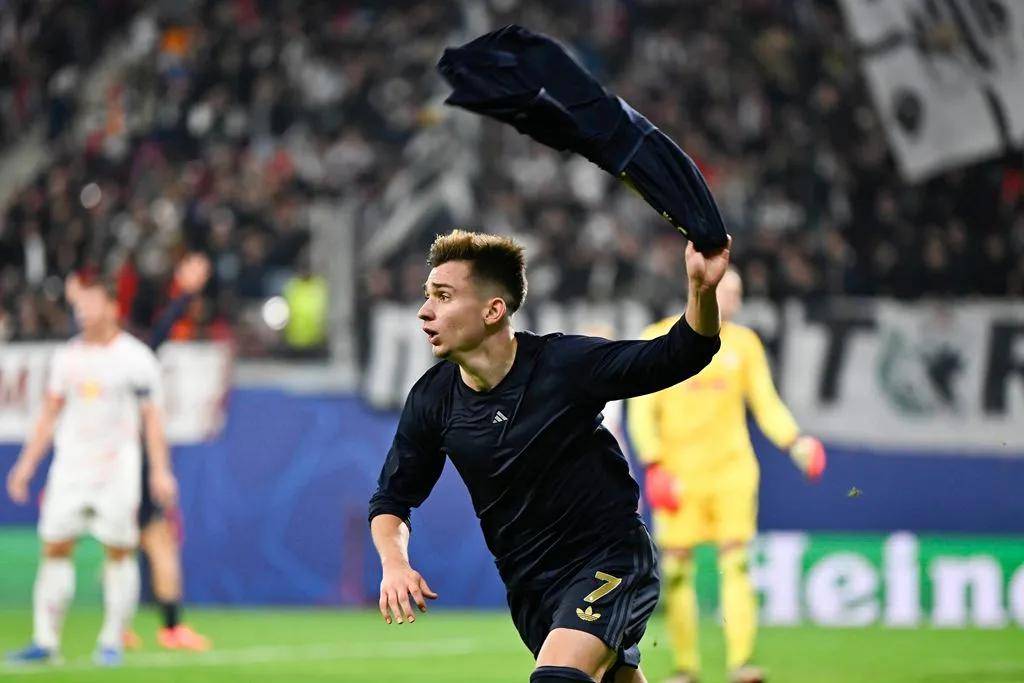 星空体育app-尤文逆转取胜夺冠变成尤文逆转夺冠壮举令人瞠目-第2张图片-星空体育官方网站 星空体育app-尤文逆转取胜夺冠变成尤文逆转夺冠壮举令人瞠目-第2张图片-星空体育官方网站