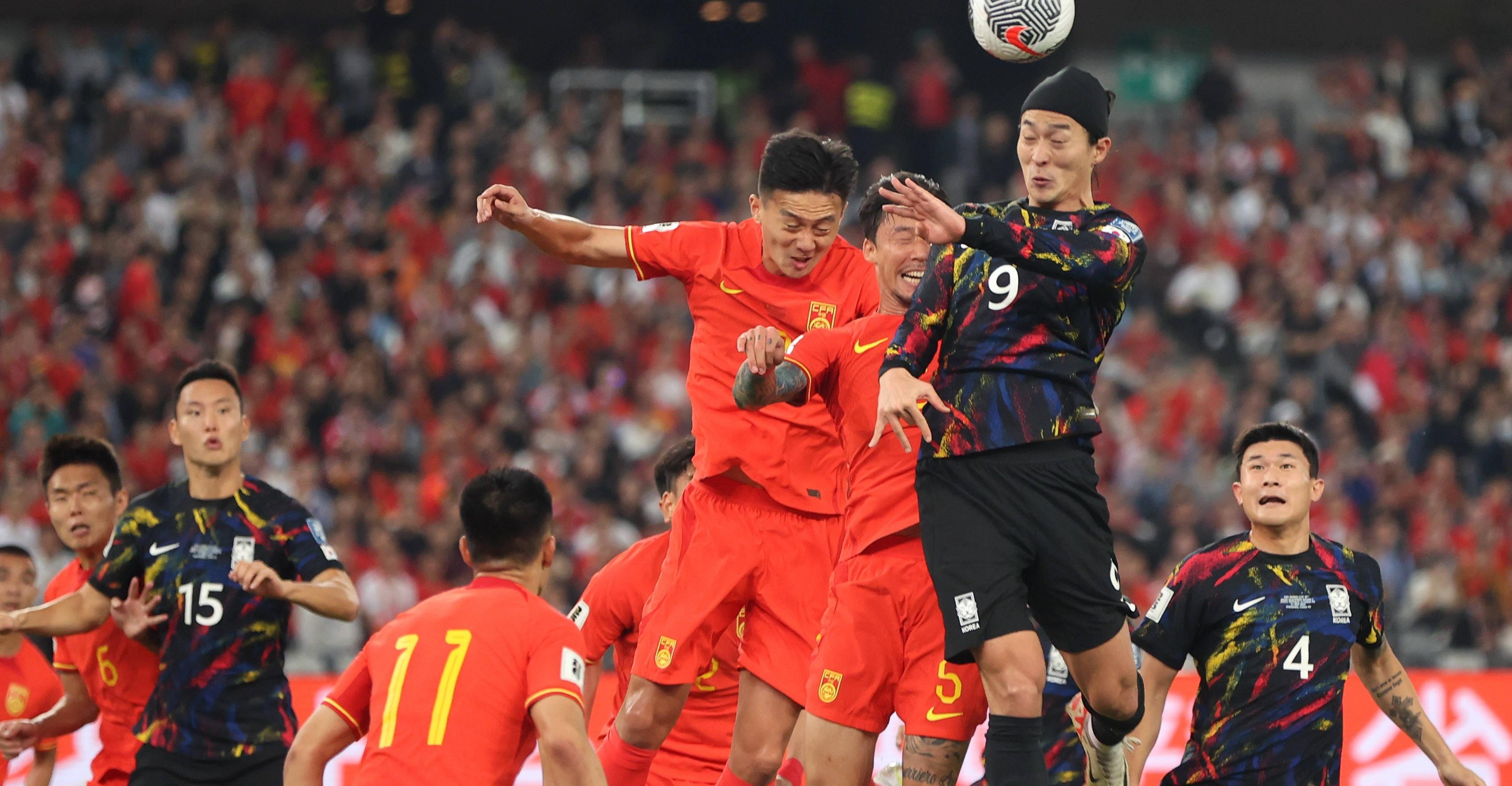 星空体育app-全力以赴!一支球队实力大增,足球比赛现场人气高涨-第2张图片-星空体育官方网站 星空体育app-全力以赴!一支球队实力大增,足球比赛现场人气高涨-第2张图片-星空体育官方网站